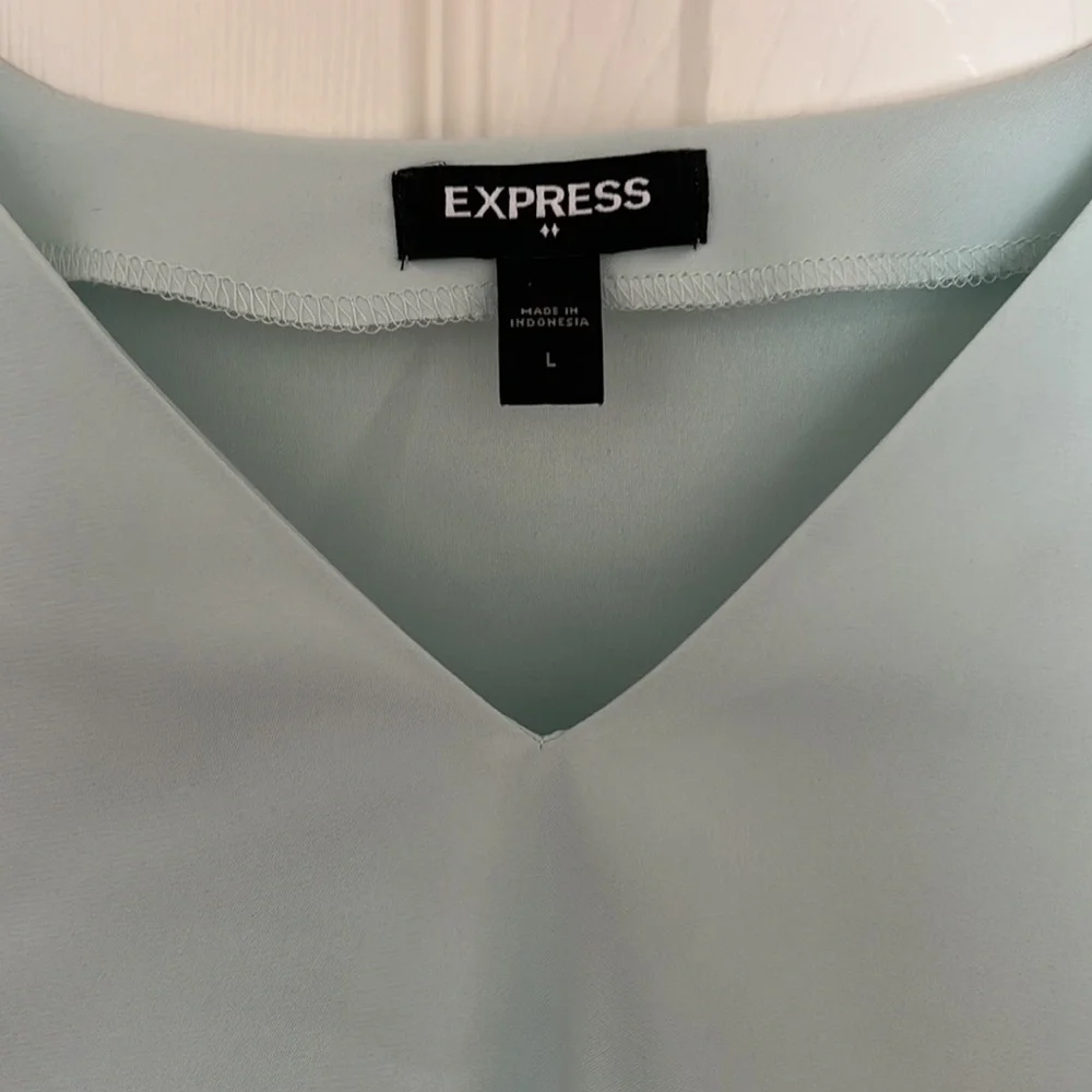 Express Light Green Tee - Picture 2 of 3